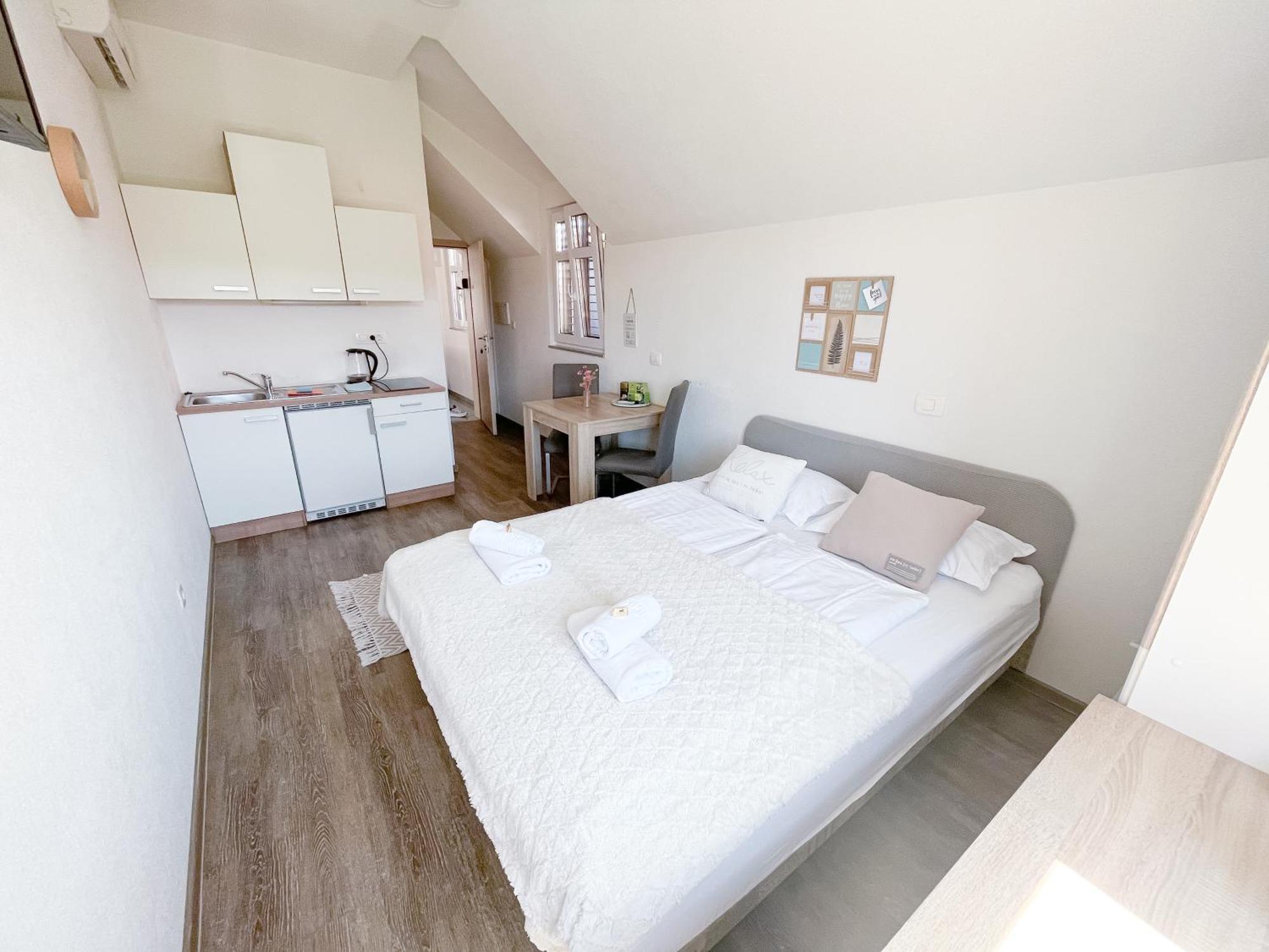 Anita'S Studio Apartments ليوبليانا المظهر الخارجي الصورة