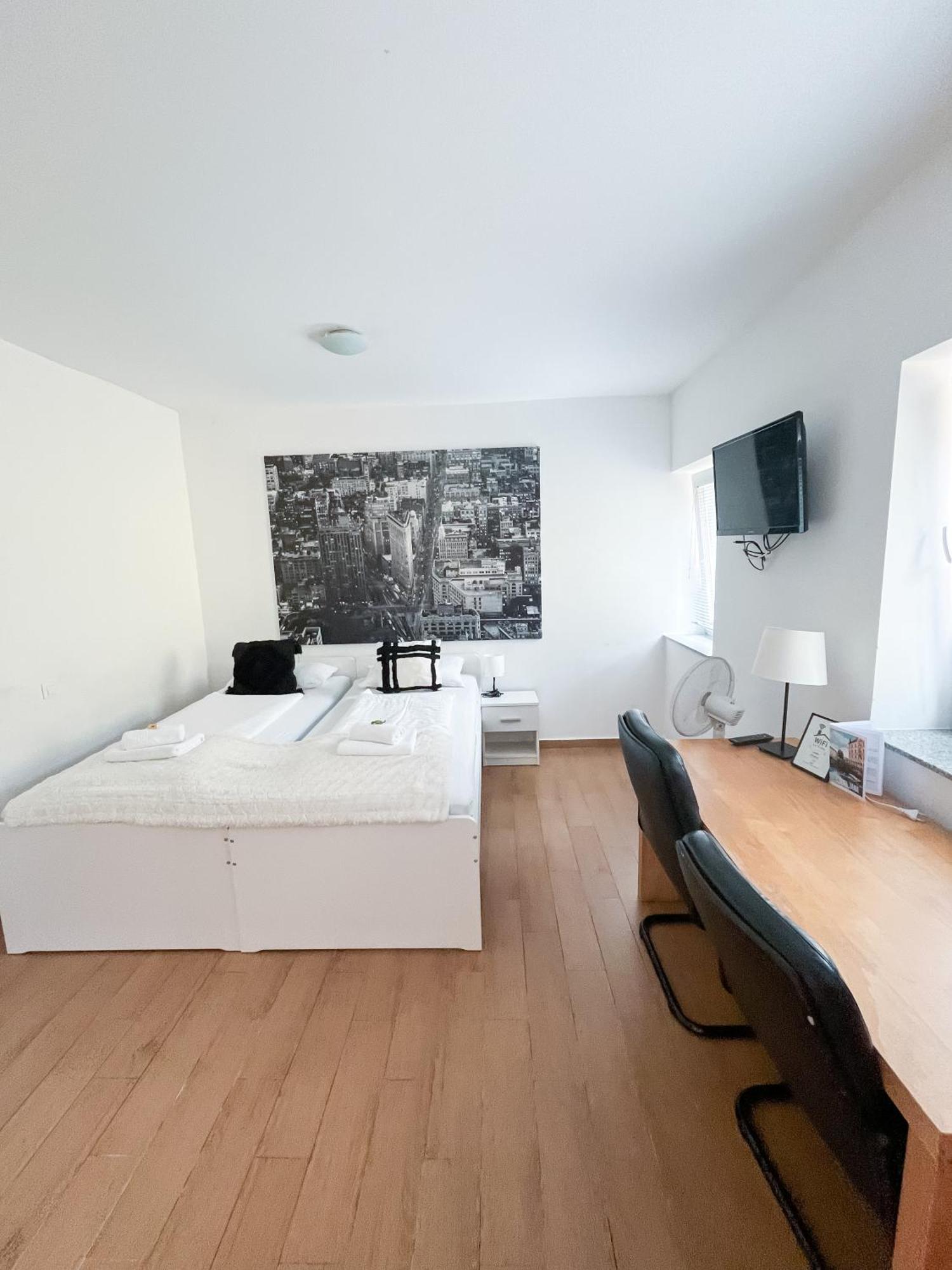 Anita'S Studio Apartments ليوبليانا المظهر الخارجي الصورة